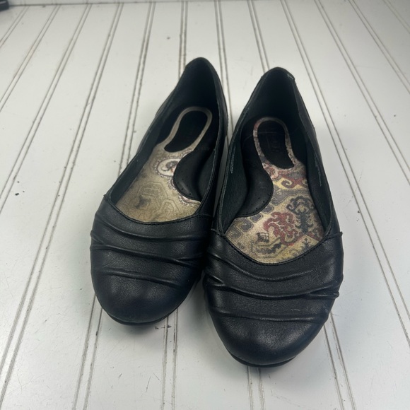 Born Pleated Black Leather Ballet Flats Women’s Size 7 - Picture 2 of 11